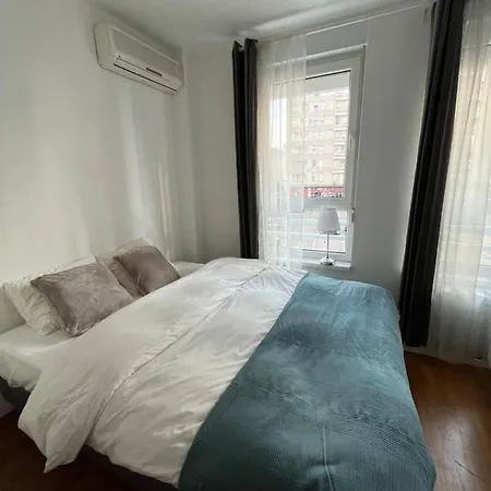 Ana Belville * Bělehrad