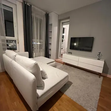 Ana Belville Belgrade